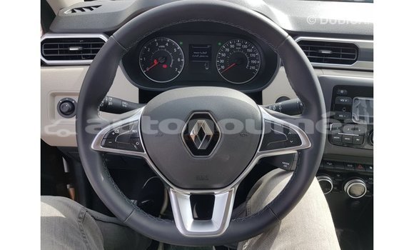 Buy Import Renault 19 Green Car in Import - Dubai in Iles Buy Import Renault 19 Green Car in Import - Dubai in Iles
