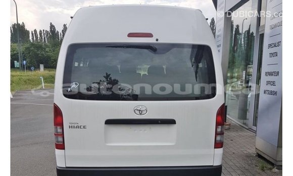 Buy Import Toyota Hiace White Car in Import - Dubai in Iles Buy Import Toyota Hiace White Car in Import - Dubai in Iles