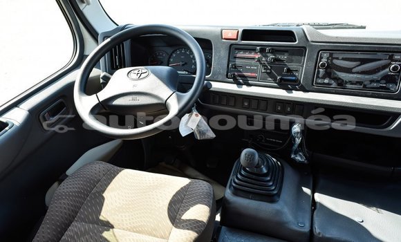 Buy Import Toyota Coaster White Car in Import - Dubai in Iles Buy Import Toyota Coaster White Car in Import - Dubai in Iles