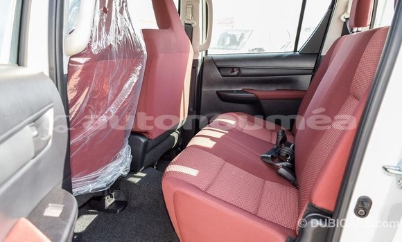 Buy Import Toyota Hilux White Car in Import - Dubai in Iles Buy Import Toyota Hilux White Car in Import - Dubai in Iles