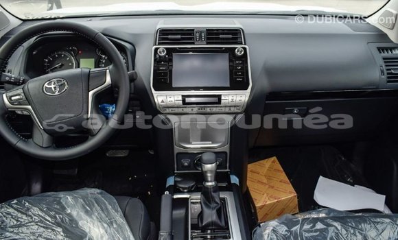 Acheter Import Voiture Toyota Prado Noir à Import - Dubai, Iles Acheter Import Voiture Toyota Prado Noir à Import - Dubai, Iles