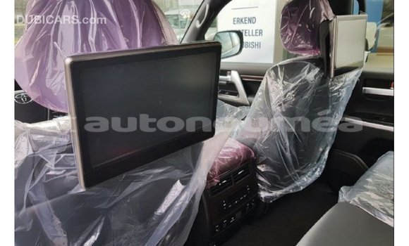 Buy Import Toyota Land Cruiser Black Car in Import - Dubai in Iles Buy Import Toyota Land Cruiser Black Car in Import - Dubai in Iles