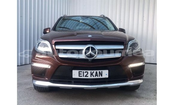 Buy Import Mercedes-Benz 190 Red Car in Import - Dubai in Iles Buy Import Mercedes-Benz 190 Red Car in Import - Dubai in Iles