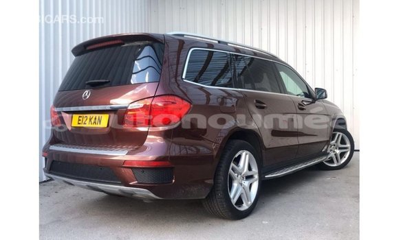 Buy Import Mercedes-Benz 190 Red Car in Import - Dubai in Iles Buy Import Mercedes-Benz 190 Red Car in Import - Dubai in Iles