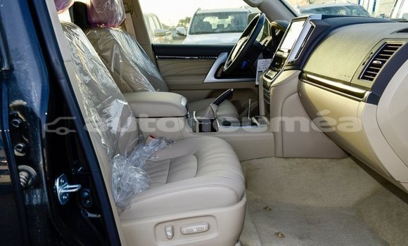 Buy Import Toyota Land Cruiser Black Car in Import - Dubai in Iles Buy Import Toyota Land Cruiser Black Car in Import - Dubai in Iles