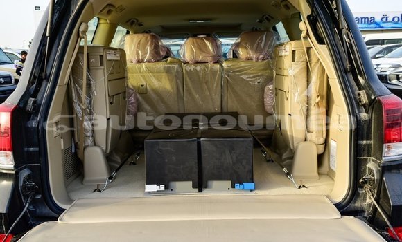 Buy Import Toyota Land Cruiser Black Car in Import - Dubai in Iles Buy Import Toyota Land Cruiser Black Car in Import - Dubai in Iles