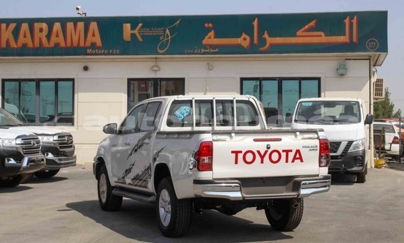 Buy Import Toyota Hilux White Car in Import - Dubai in Iles Buy Import Toyota Hilux White Car in Import - Dubai in Iles