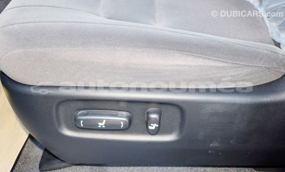 Buy Import Toyota Land Cruiser White Car in Import - Dubai in Iles Buy Import Toyota Land Cruiser White Car in Import - Dubai in Iles