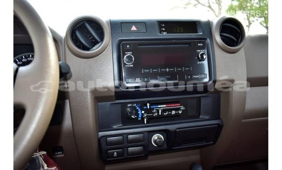 Acheter Import Voiture Toyota Land Cruiser Blanc à Import - Dubai, Iles Acheter Import Voiture Toyota Land Cruiser Blanc à Import - Dubai, Iles