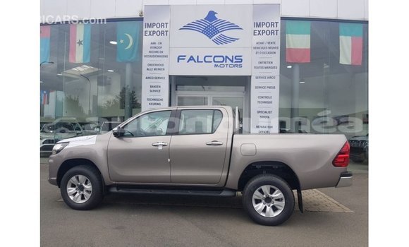 Buy Import Toyota Hilux Other Car in Import - Dubai in Iles Buy Import Toyota Hilux Other Car in Import - Dubai in Iles