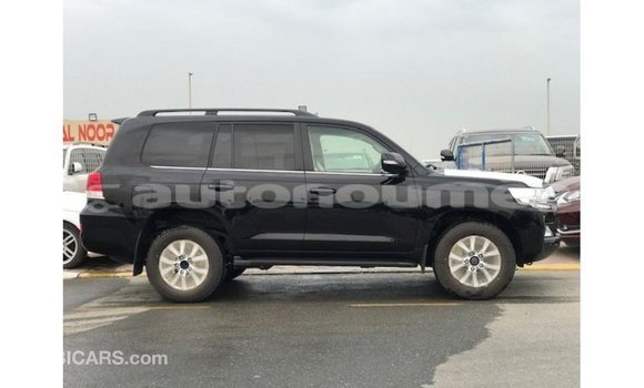 Acheter Import Voiture Toyota Land Cruiser Noir à Import - Dubai, Iles Acheter Import Voiture Toyota Land Cruiser Noir à Import - Dubai, Iles