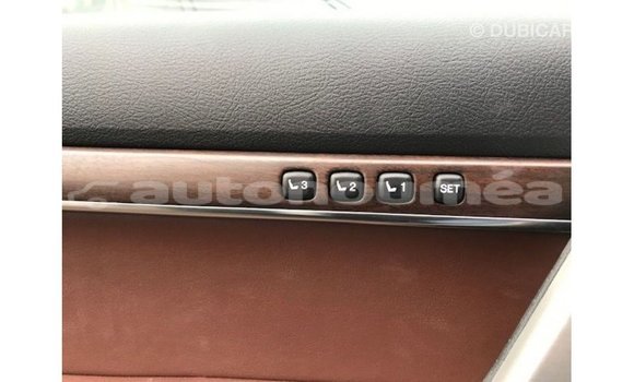 Acheter Import Voiture Toyota Land Cruiser Noir à Import - Dubai, Iles Acheter Import Voiture Toyota Land Cruiser Noir à Import - Dubai, Iles