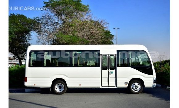 Acheter Import Voiture Toyota Coaster Blanc à Import - Dubai, Iles Acheter Import Voiture Toyota Coaster Blanc à Import - Dubai, Iles