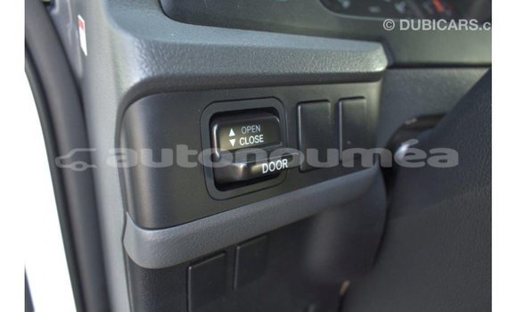 Acheter Import Voiture Toyota Coaster Blanc à Import - Dubai, Iles Acheter Import Voiture Toyota Coaster Blanc à Import - Dubai, Iles