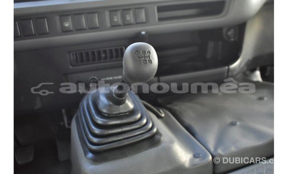 Acheter Import Voiture Toyota Coaster Blanc à Import - Dubai, Iles Acheter Import Voiture Toyota Coaster Blanc à Import - Dubai, Iles