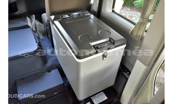 Acheter Import Voiture Toyota Coaster Blanc à Import - Dubai, Iles Acheter Import Voiture Toyota Coaster Blanc à Import - Dubai, Iles