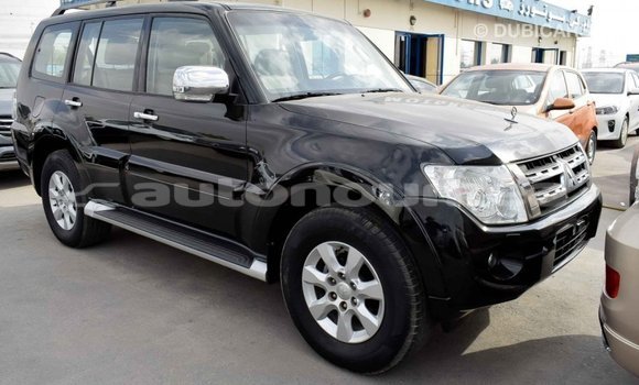 Acheter Import Voiture Mitsubishi Pajero Noir à Import - Dubai, Iles Acheter Import Voiture Mitsubishi Pajero Noir à Import - Dubai, Iles