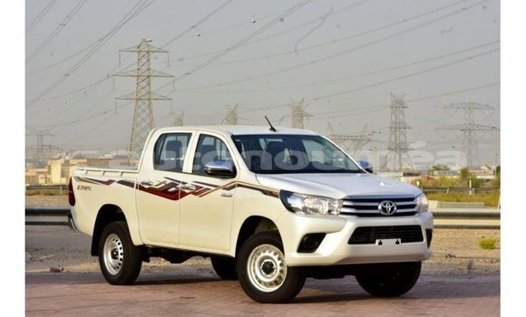 Acheter Import Voiture Toyota Hilux Blanc à Import - Dubai, Iles Acheter Import Voiture Toyota Hilux Blanc à Import - Dubai, Iles