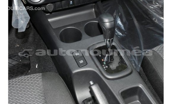 Acheter Import Voiture Toyota Hilux Blanc à Import - Dubai, Iles Acheter Import Voiture Toyota Hilux Blanc à Import - Dubai, Iles