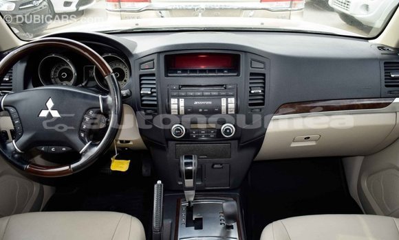Acheter Import Voiture Mitsubishi Pajero Noir à Import - Dubai, Iles Acheter Import Voiture Mitsubishi Pajero Noir à Import - Dubai, Iles