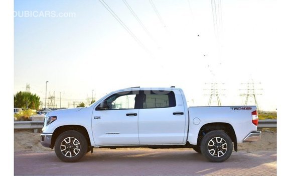 Acheter Import Voiture Toyota Tundra Blanc à Import - Dubai, Iles Acheter Import Voiture Toyota Tundra Blanc à Import - Dubai, Iles