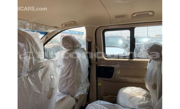 Acheter Import Voiture Hyundai Accent Blanc à Import - Dubai, Iles Acheter Import Voiture Hyundai Accent Blanc à Import - Dubai, Iles