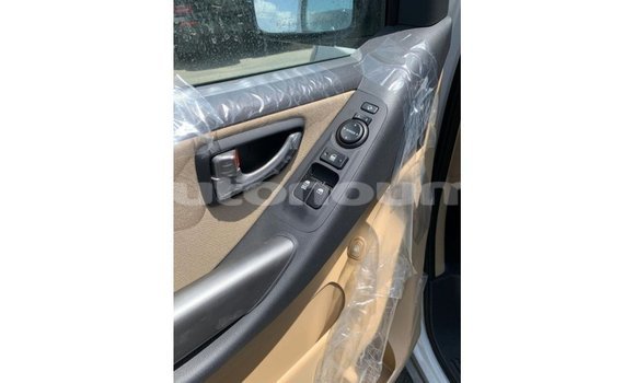 Acheter Import Voiture Hyundai Accent Blanc à Import - Dubai, Iles Acheter Import Voiture Hyundai Accent Blanc à Import - Dubai, Iles