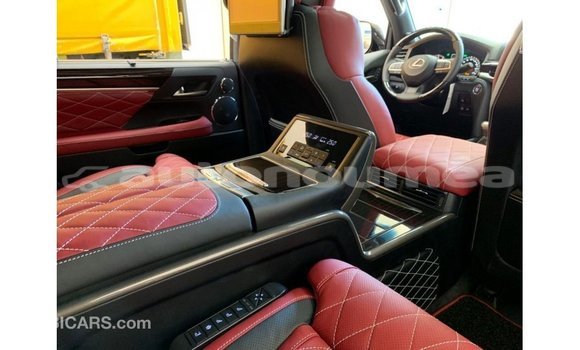 Acheter Import Voiture Lexus LX Noir à Import - Dubai, Iles Acheter Import Voiture Lexus LX Noir à Import - Dubai, Iles