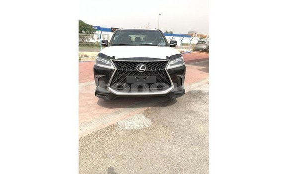 Acheter Import Voiture Lexus LX Noir à Import - Dubai, Iles Acheter Import Voiture Lexus LX Noir à Import - Dubai, Iles