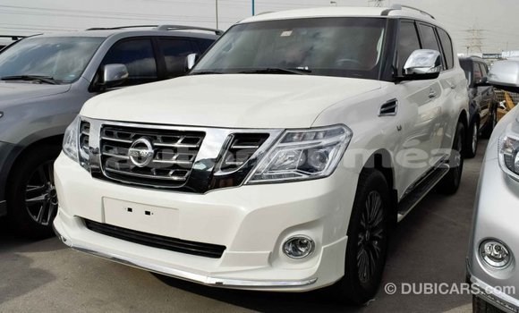 Acheter Import Voiture Nissan Patrol Blanc à Import - Dubai, Iles Acheter Import Voiture Nissan Patrol Blanc à Import - Dubai, Iles