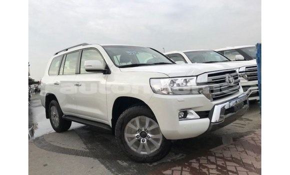 Acheter Import Voiture Toyota Land Cruiser Blanc à Import - Dubai, Iles Acheter Import Voiture Toyota Land Cruiser Blanc à Import - Dubai, Iles