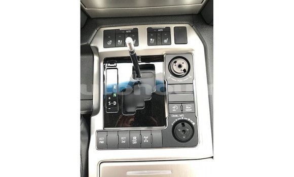 Acheter Import Voiture Toyota Land Cruiser Blanc à Import - Dubai, Iles Acheter Import Voiture Toyota Land Cruiser Blanc à Import - Dubai, Iles