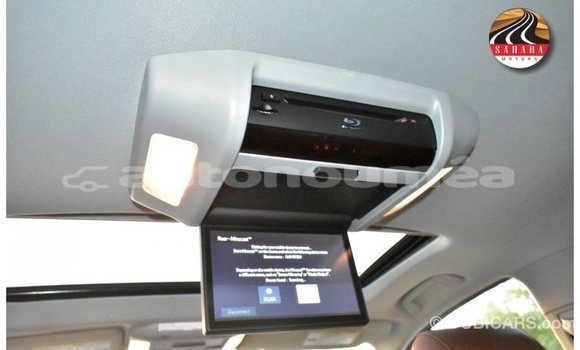 Acheter Import Voiture Toyota Sequoia Blanc à Import - Dubai, Iles Acheter Import Voiture Toyota Sequoia Blanc à Import - Dubai, Iles