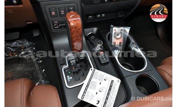 Acheter Import Voiture Toyota Sequoia Blanc à Import - Dubai, Iles Acheter Import Voiture Toyota Sequoia Blanc à Import - Dubai, Iles