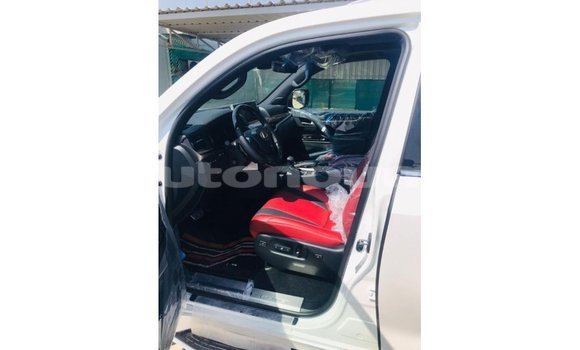 Acheter Import Voiture Lexus LX Blanc à Import - Dubai, Iles Acheter Import Voiture Lexus LX Blanc à Import - Dubai, Iles