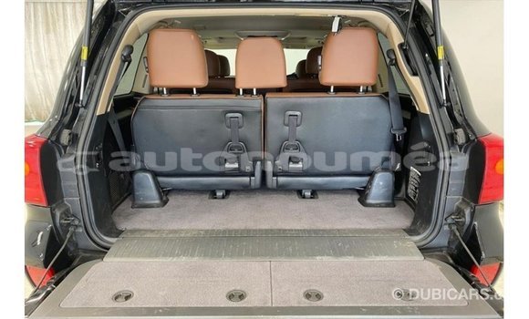 Acheter Import Voiture Toyota Land Cruiser Noir à Import - Dubai, Iles Acheter Import Voiture Toyota Land Cruiser Noir à Import - Dubai, Iles