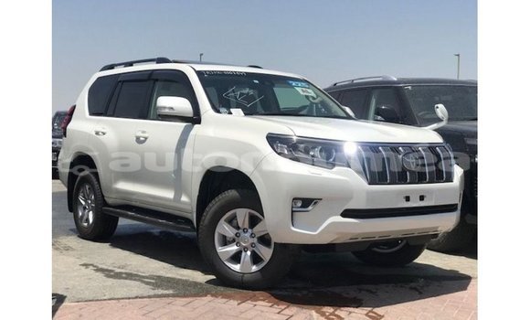 Acheter Import Voiture Toyota Prado Blanc à Import - Dubai, Iles Acheter Import Voiture Toyota Prado Blanc à Import - Dubai, Iles