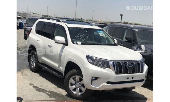 Acheter Import Voiture Toyota Prado Blanc à Import - Dubai, Iles Acheter Import Voiture Toyota Prado Blanc à Import - Dubai, Iles