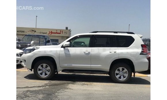 Acheter Import Voiture Toyota Prado Blanc à Import - Dubai, Iles Acheter Import Voiture Toyota Prado Blanc à Import - Dubai, Iles