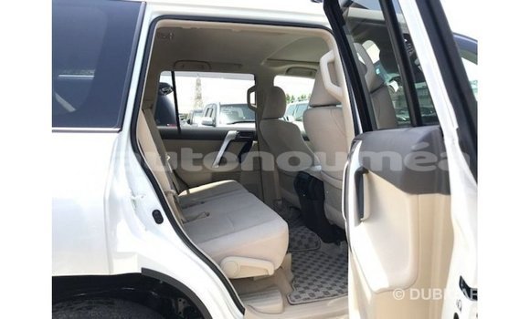 Acheter Import Voiture Toyota Prado Blanc à Import - Dubai, Iles Acheter Import Voiture Toyota Prado Blanc à Import - Dubai, Iles