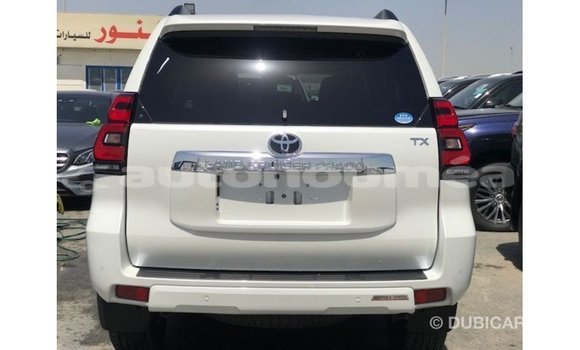 Acheter Import Voiture Toyota Prado Blanc à Import - Dubai, Iles Acheter Import Voiture Toyota Prado Blanc à Import - Dubai, Iles