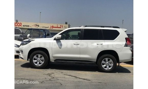 Acheter Import Voiture Toyota Prado Blanc à Import - Dubai, Iles Acheter Import Voiture Toyota Prado Blanc à Import - Dubai, Iles
