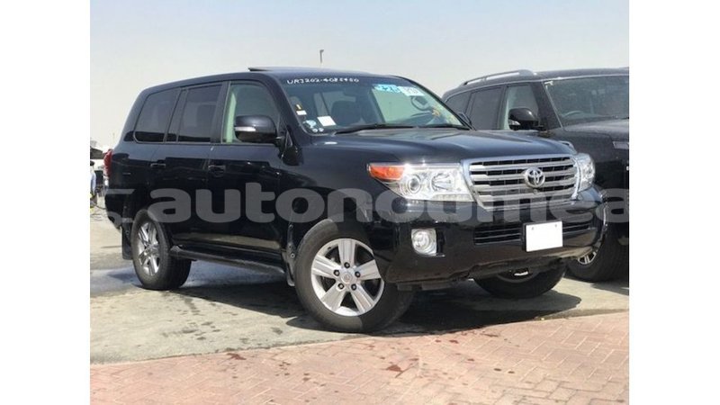 Big with watermark toyota land cruiser iles import dubai 3636