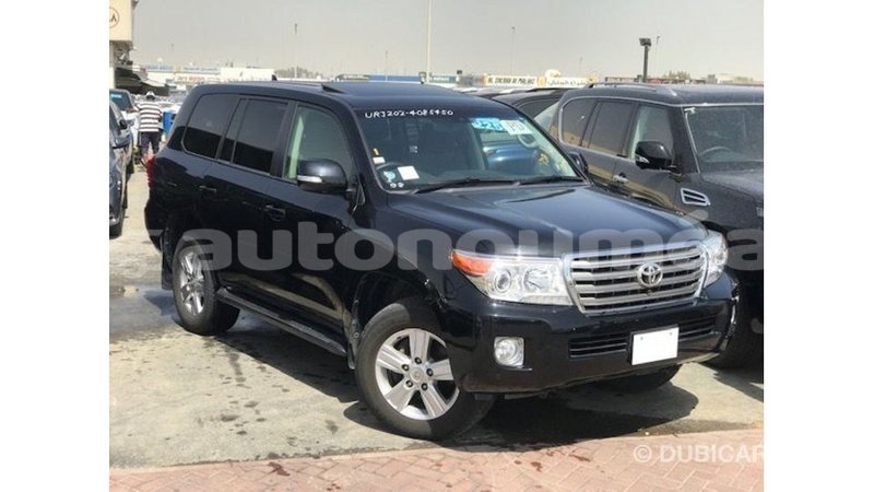 Big with watermark toyota land cruiser iles import dubai 3636
