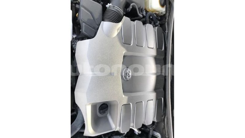 Big with watermark toyota land cruiser iles import dubai 3636