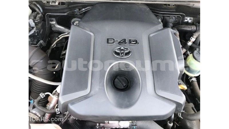 Big with watermark toyota prado iles import dubai 3637