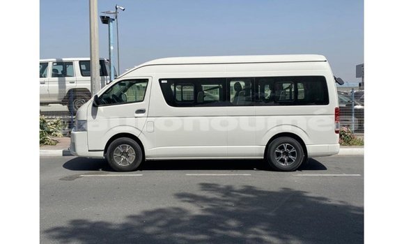 Buy Import Toyota Hiace White Car in Import - Dubai in Iles Buy Import Toyota Hiace White Car in Import - Dubai in Iles