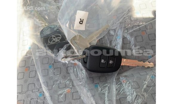 Buy Import Toyota Hiace White Car in Import - Dubai in Iles Buy Import Toyota Hiace White Car in Import - Dubai in Iles