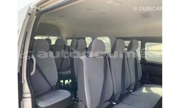 Buy Import Toyota Hiace White Car in Import - Dubai in Iles Buy Import Toyota Hiace White Car in Import - Dubai in Iles