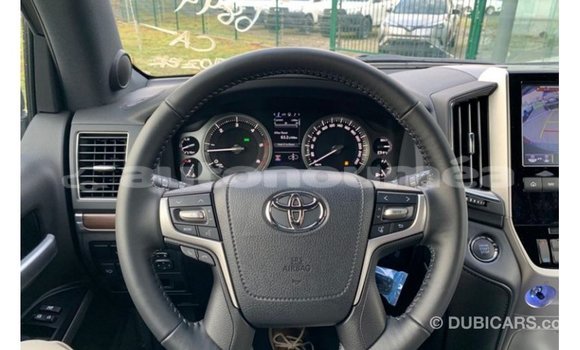 Buy Import Toyota Land Cruiser Other Car in Import - Dubai in Iles Buy Import Toyota Land Cruiser Other Car in Import - Dubai in Iles